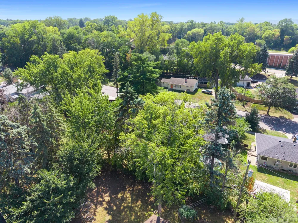 1523 Old Hudson Road Saint Paul, MN 55106