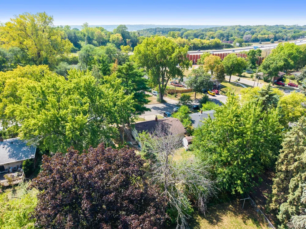 1523 Old Hudson Road Saint Paul, MN 55106