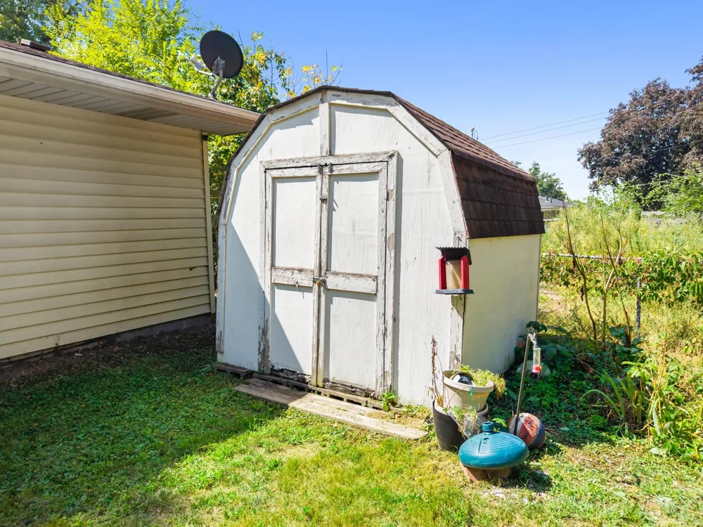 1523 Old Hudson Road Saint Paul, MN 55106