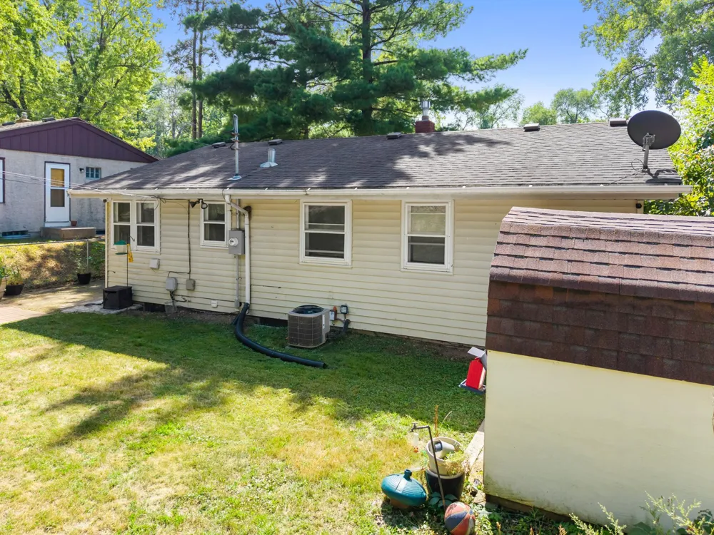 1523 Old Hudson Road Saint Paul, MN 55106