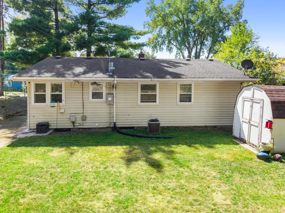 1523 Old Hudson Road Saint Paul, MN 55106