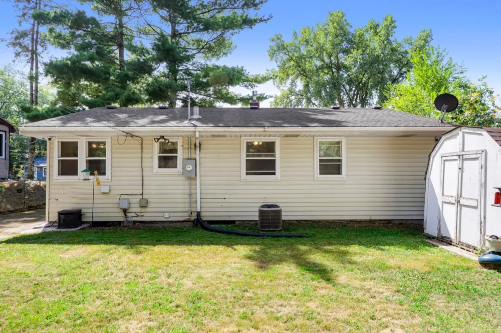 1523 Old Hudson Road Saint Paul, MN 55106