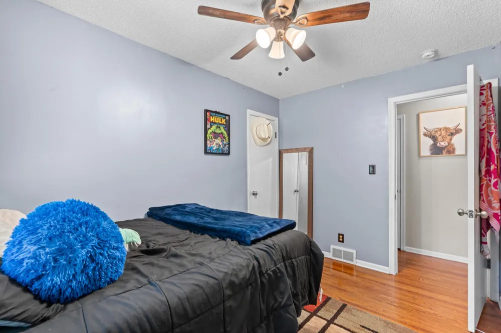 1523 Old Hudson Road Saint Paul, MN 55106