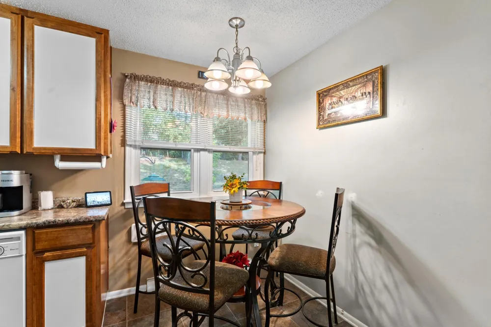 1523 Old Hudson Road Saint Paul, MN 55106