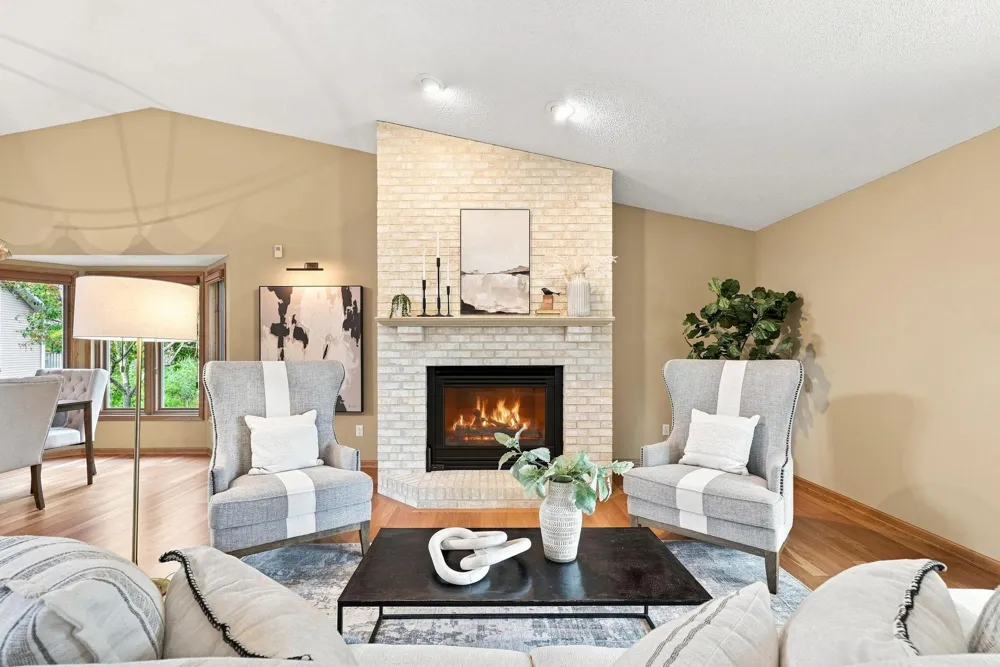 4166 Thornhill Lane Vadnais Heights, MN 55127