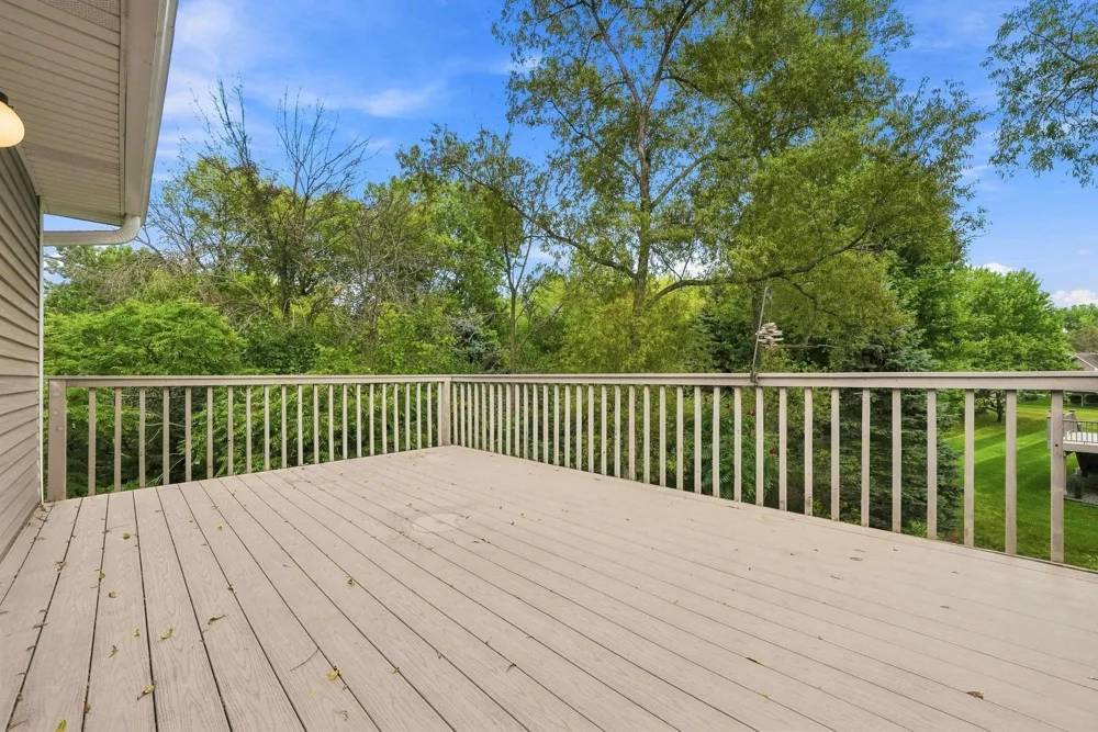 4166 Thornhill Lane Vadnais Heights, MN 55127