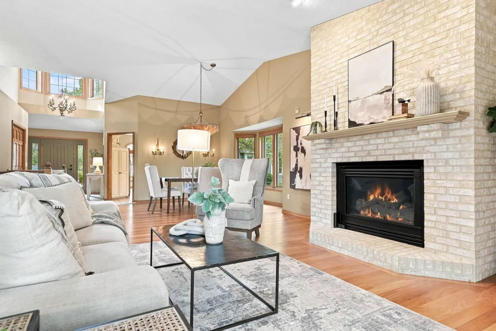 4166 Thornhill Lane Vadnais Heights, MN 55127
