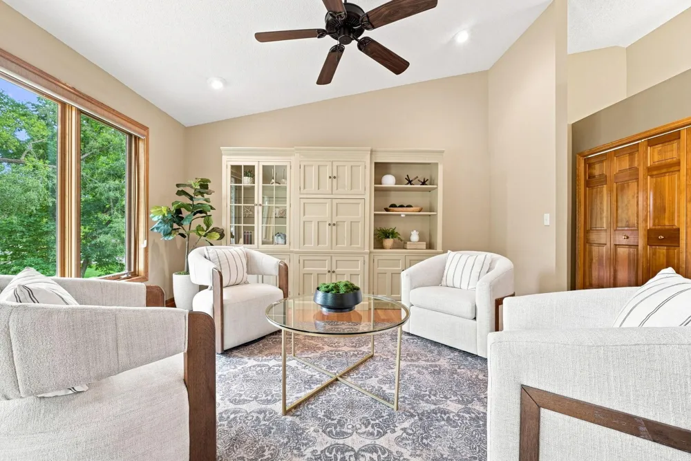4166 Thornhill Lane Vadnais Heights, MN 55127