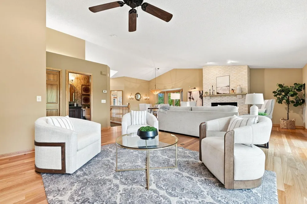 4166 Thornhill Lane Vadnais Heights, MN 55127