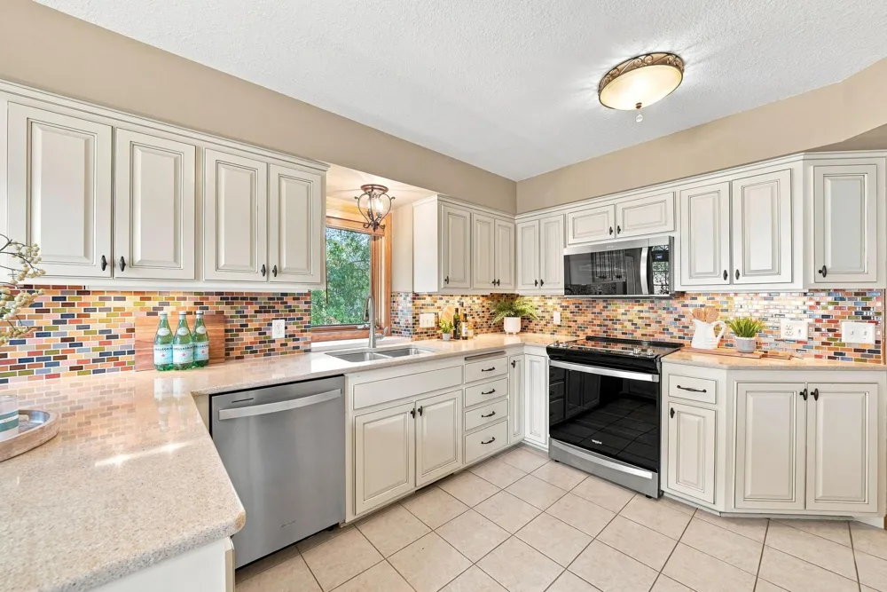 4166 Thornhill Lane Vadnais Heights, MN 55127