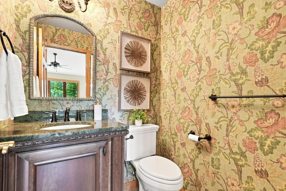 4166 Thornhill Lane Vadnais Heights, MN 55127