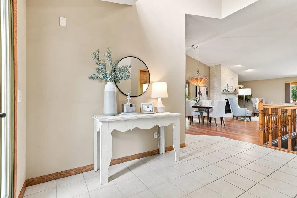 4166 Thornhill Lane Vadnais Heights, MN 55127