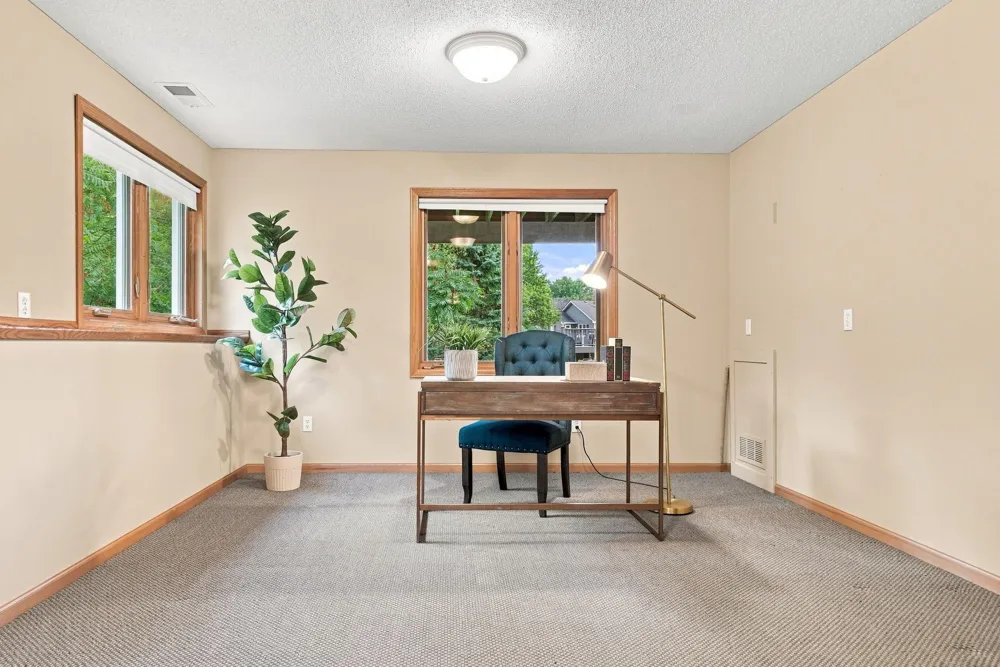 4166 Thornhill Lane Vadnais Heights, MN 55127