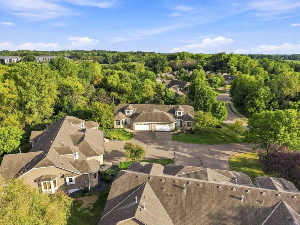 4166 Thornhill Lane Vadnais Heights, MN 55127