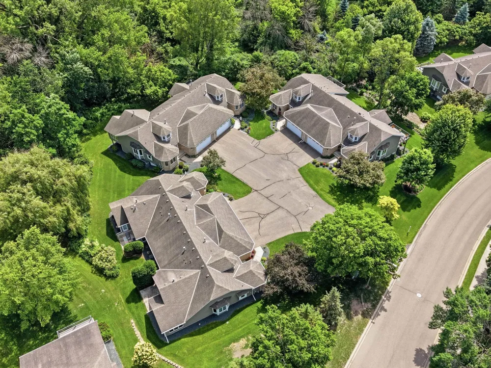 4166 Thornhill Lane Vadnais Heights, MN 55127