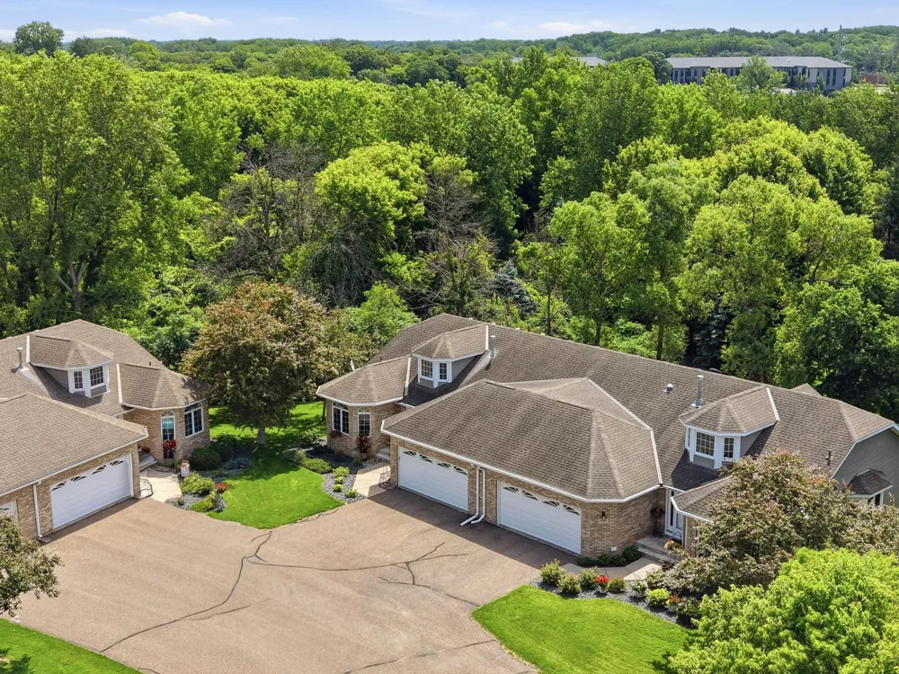 4166 Thornhill Lane Vadnais Heights, MN 55127