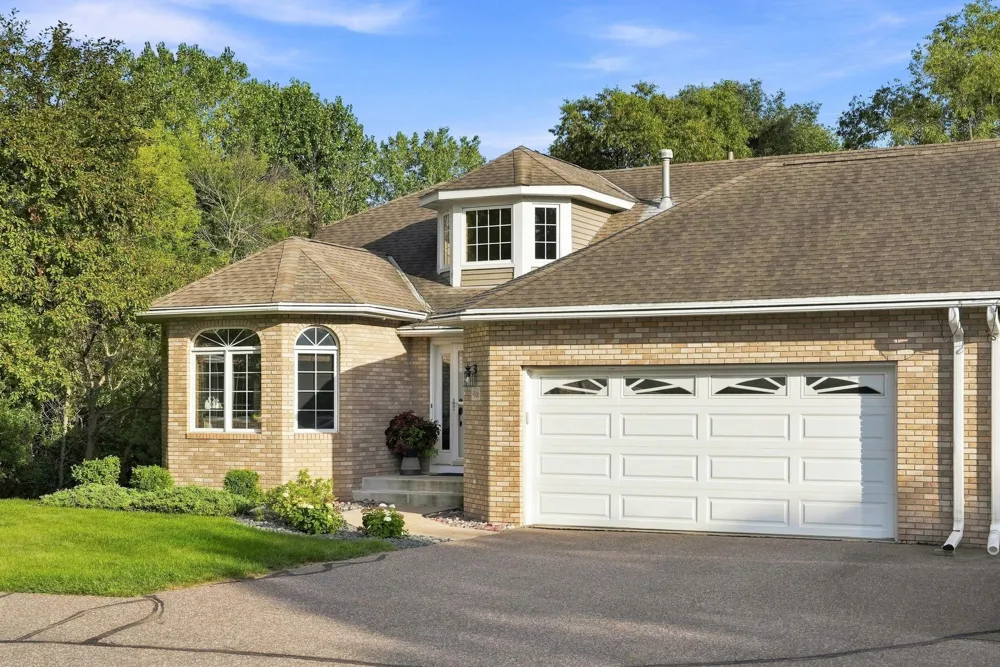 4166 Thornhill Lane Vadnais Heights, MN 55127