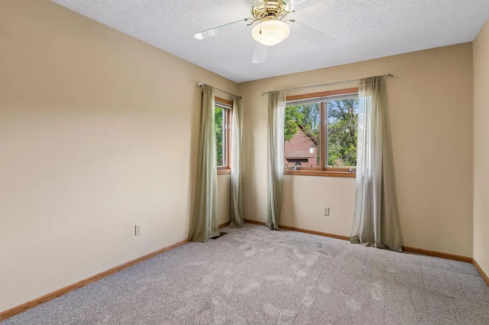 12526 Parkwood Drive Burnsville, MN 55337