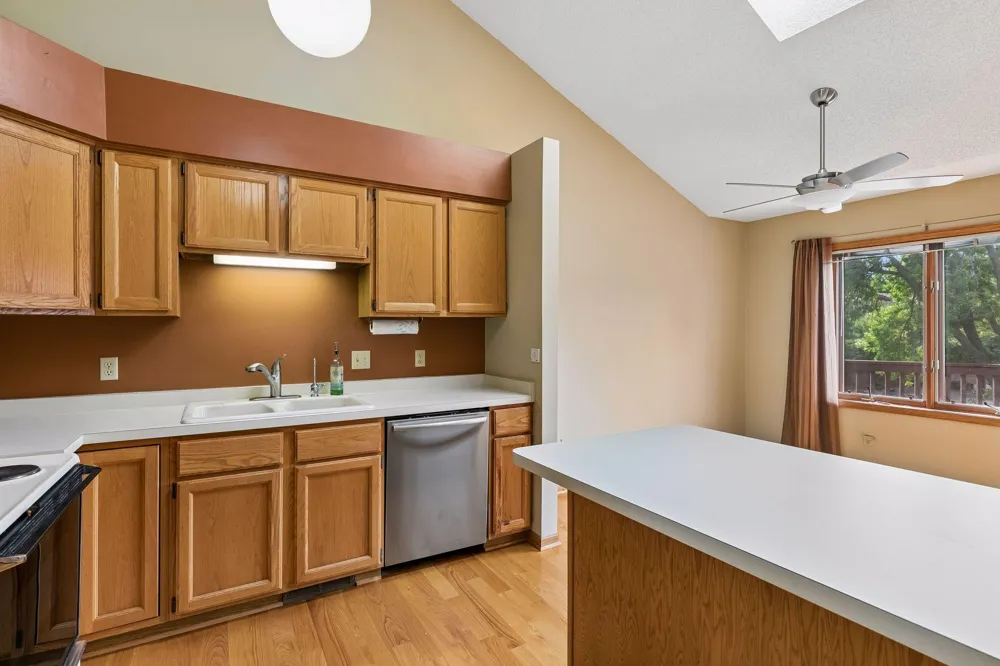 12526 Parkwood Drive Burnsville, MN 55337