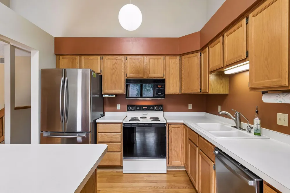 12526 Parkwood Drive Burnsville, MN 55337