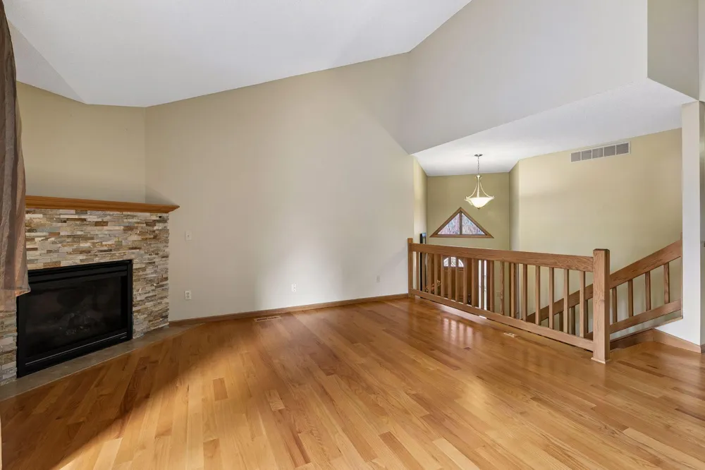 12526 Parkwood Drive Burnsville, MN 55337