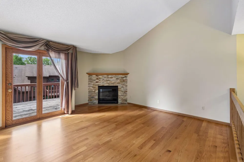 12526 Parkwood Drive Burnsville, MN 55337