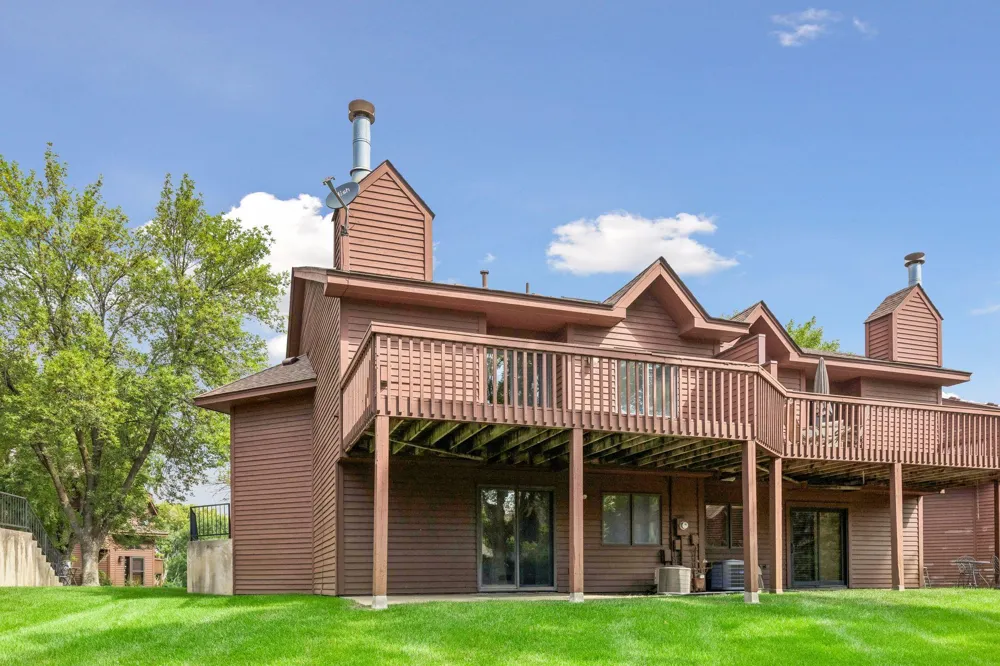 12526 Parkwood Drive Burnsville, MN 55337