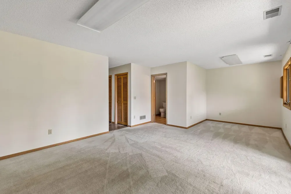 12526 Parkwood Drive Burnsville, MN 55337