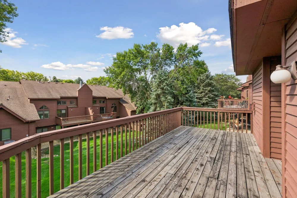 12526 Parkwood Drive Burnsville, MN 55337