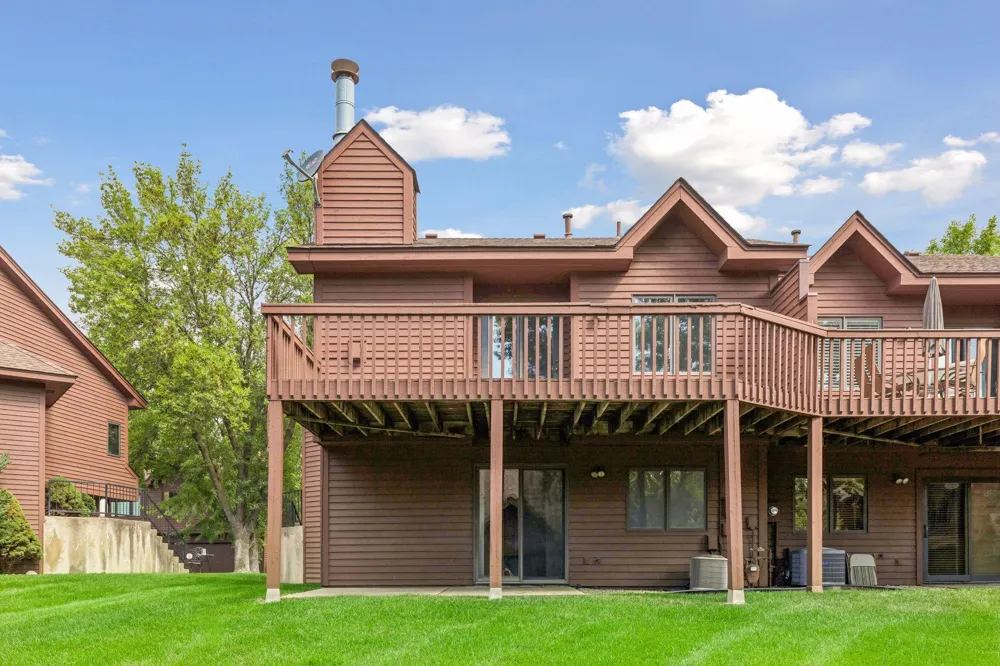 12526 Parkwood Drive Burnsville, MN 55337