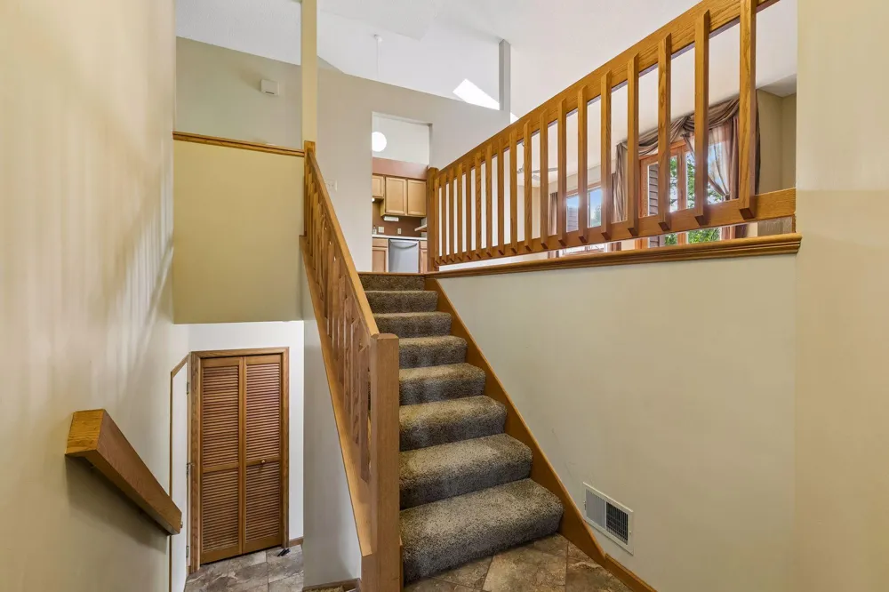 12526 Parkwood Drive Burnsville, MN 55337