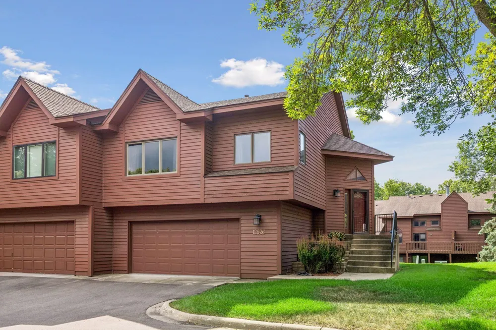 12526 Parkwood Drive Burnsville, MN 55337
