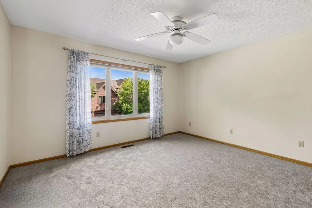 12526 Parkwood Drive Burnsville, MN 55337