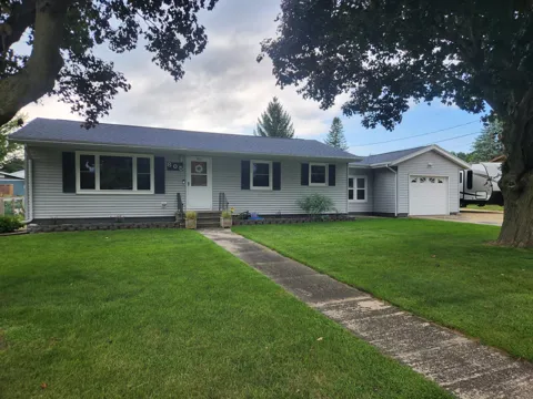 805 E County Road