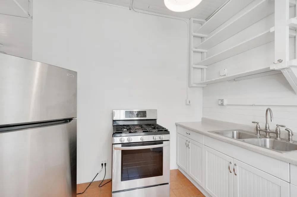 911 Lincoln Avenue #CH Saint Paul, MN 55105