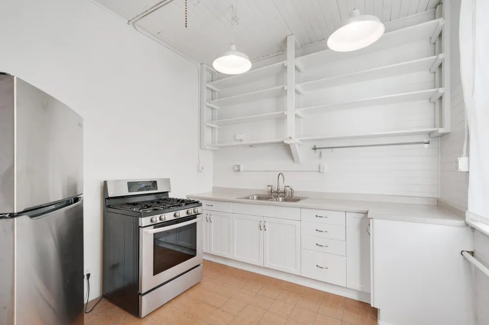 911 Lincoln Avenue #CH Saint Paul, MN 55105