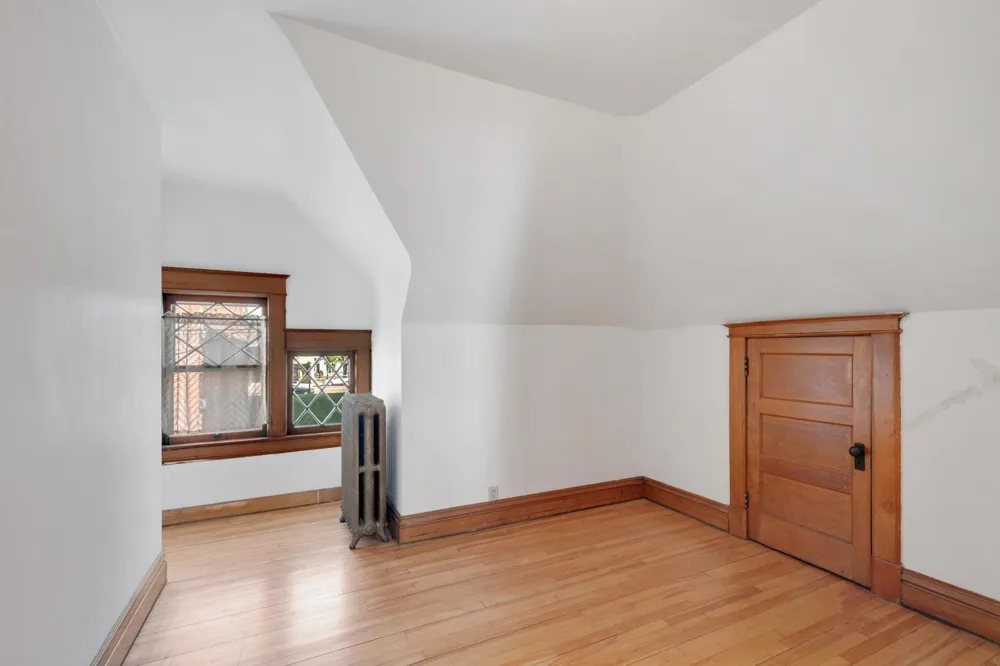 911 Lincoln Avenue #CH Saint Paul, MN 55105