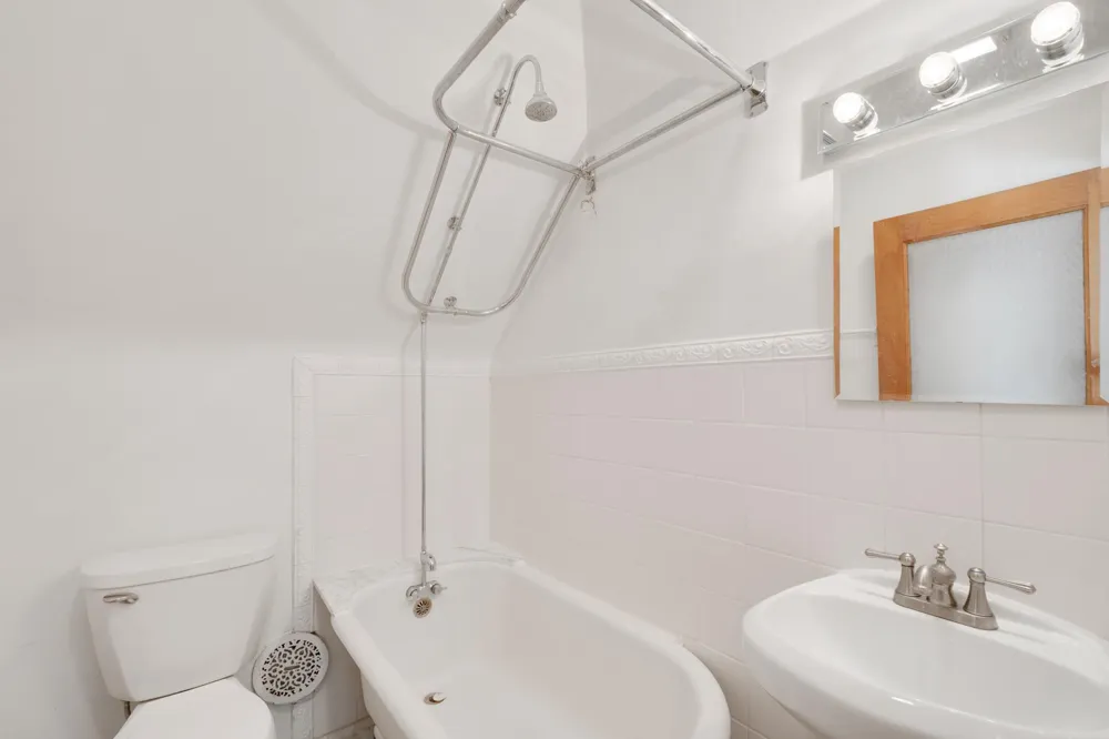 911 Lincoln Avenue #CH Saint Paul, MN 55105