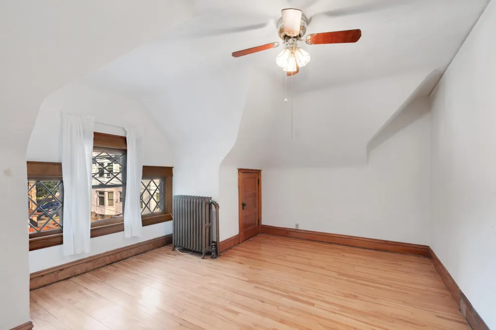 911 Lincoln Avenue #CH Saint Paul, MN 55105