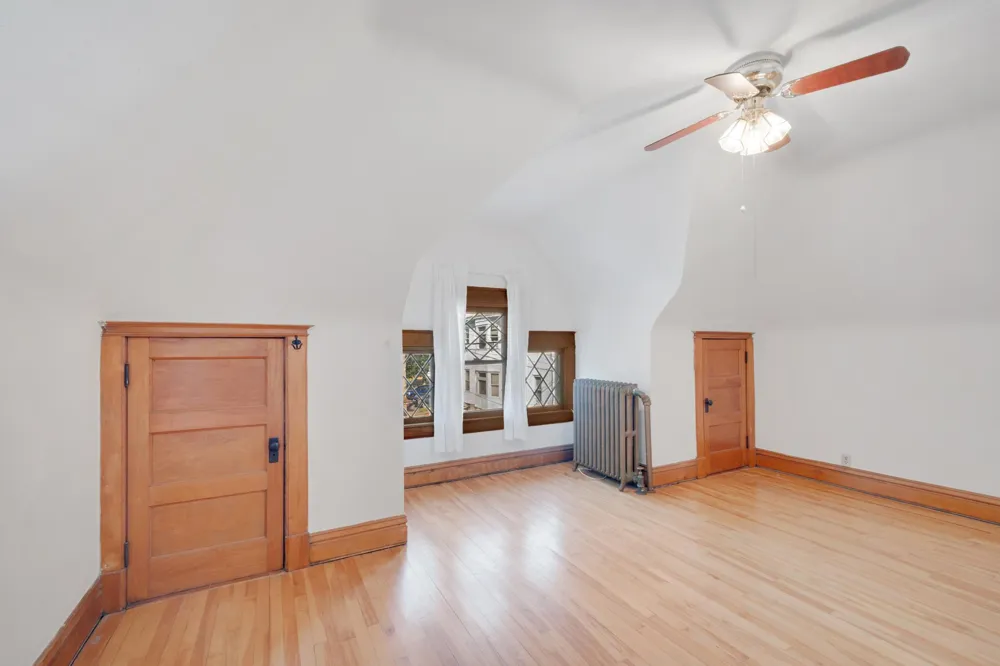 911 Lincoln Avenue #CH Saint Paul, MN 55105