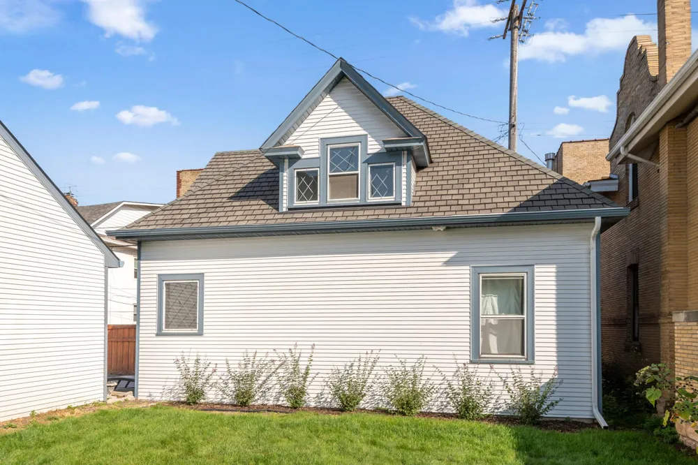 911 Lincoln Avenue #CH Saint Paul, MN 55105