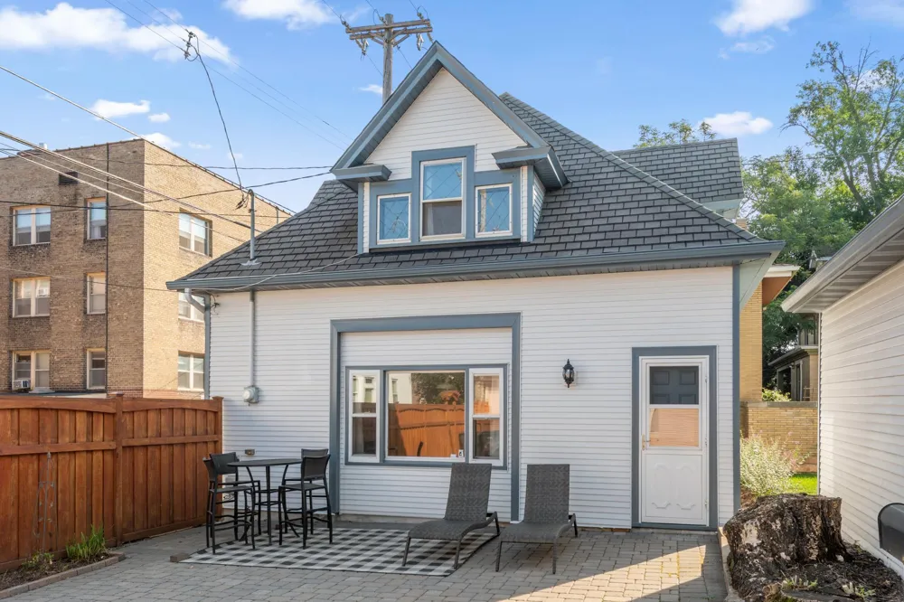 911 Lincoln Avenue #CH Saint Paul, MN 55105