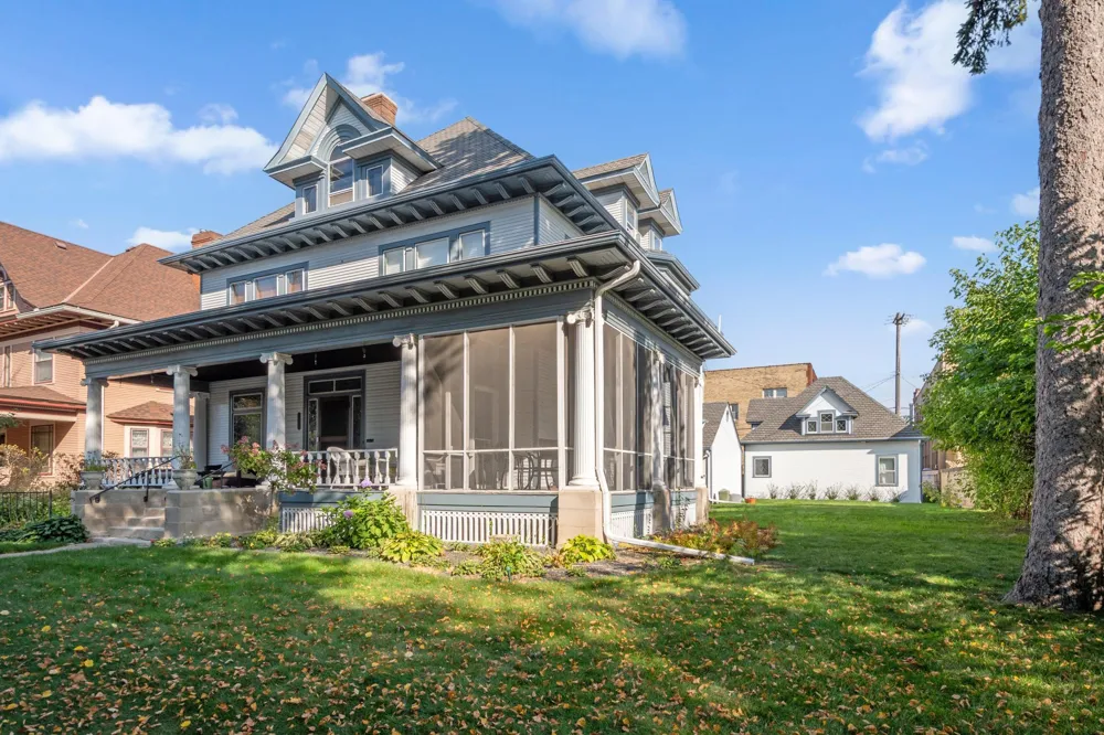911 Lincoln Avenue #CH Saint Paul, MN 55105