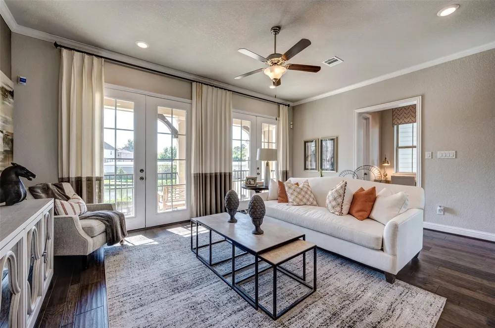 11017 Mikula Dr Houston, TX 77043