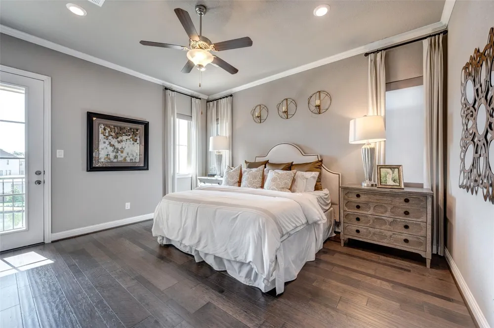 11017 Mikula Dr Houston, TX 77043