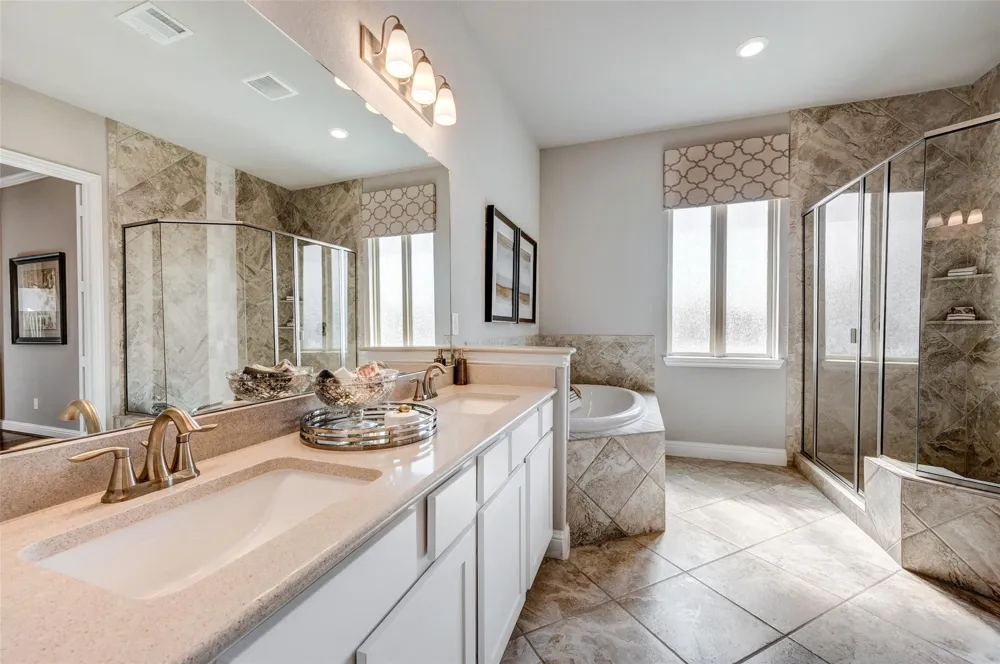 11017 Mikula Dr Houston, TX 77043