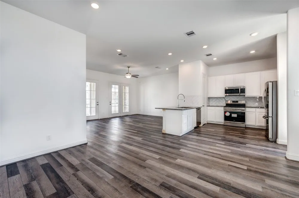 11017 Mikula Dr Houston, TX 77043