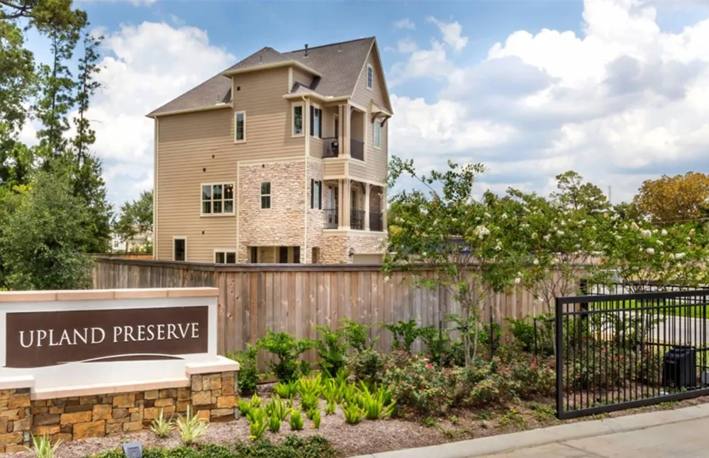 11017 Mikula Dr Houston, TX 77043