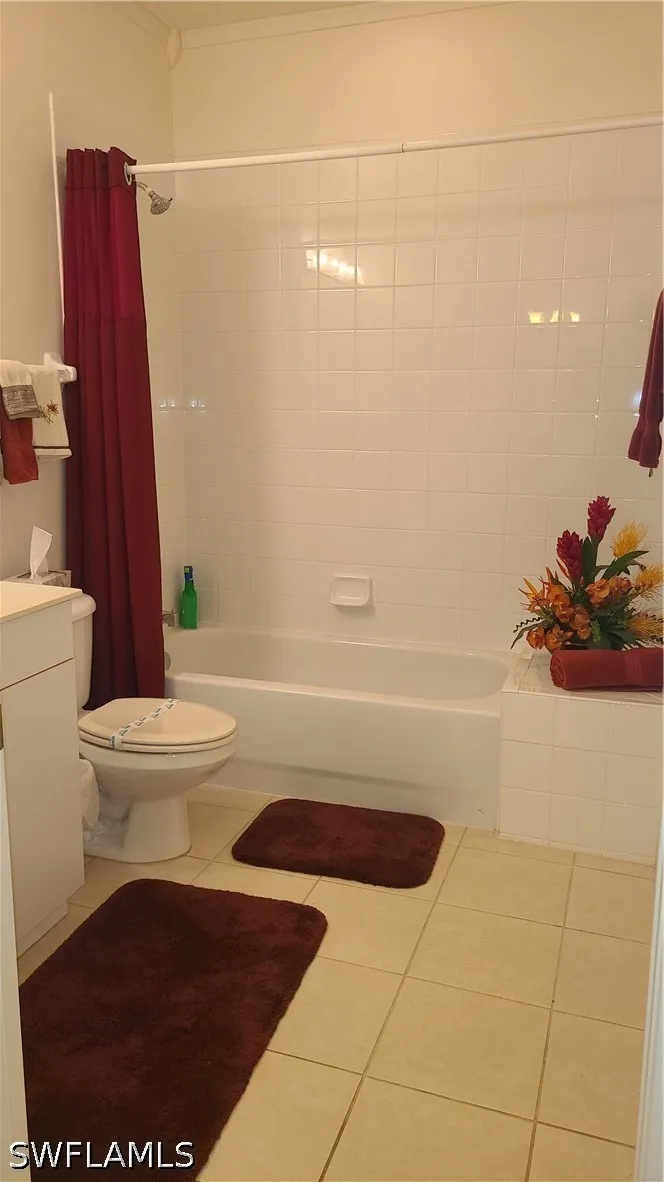 Robin Hood Circle #201 Naples, FL 34104