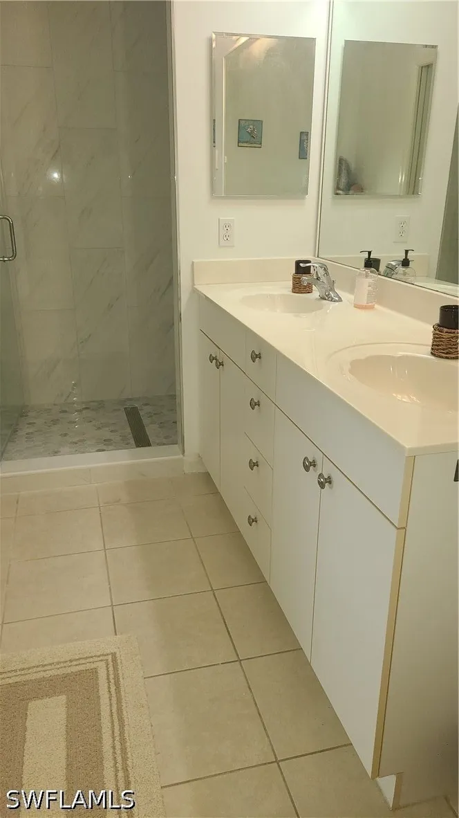 Robin Hood Circle #201 Naples, FL 34104